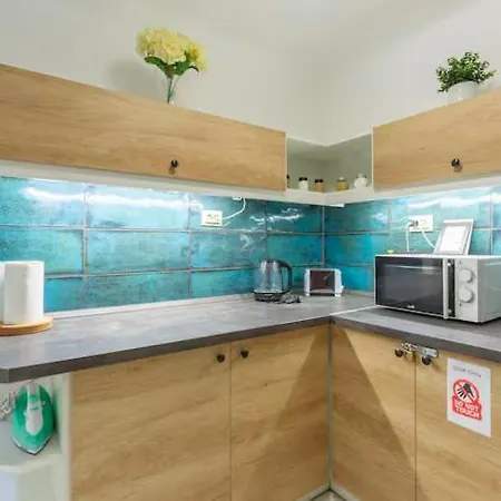 Jungle & Hideaway 2br And Danube River 아파트