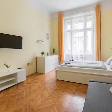 Jungle & Hideaway 2br And Danube River